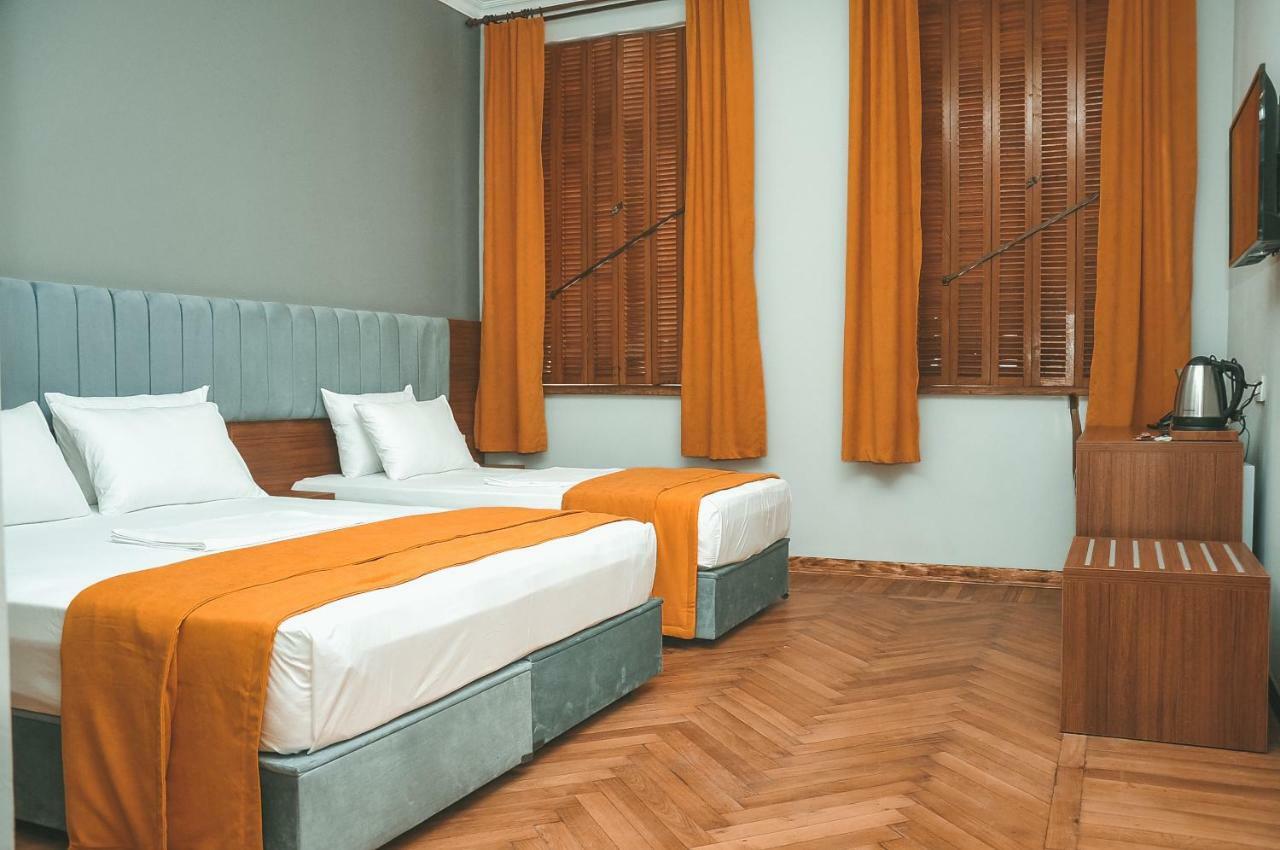 Palm Hotel Batumi Exterior foto