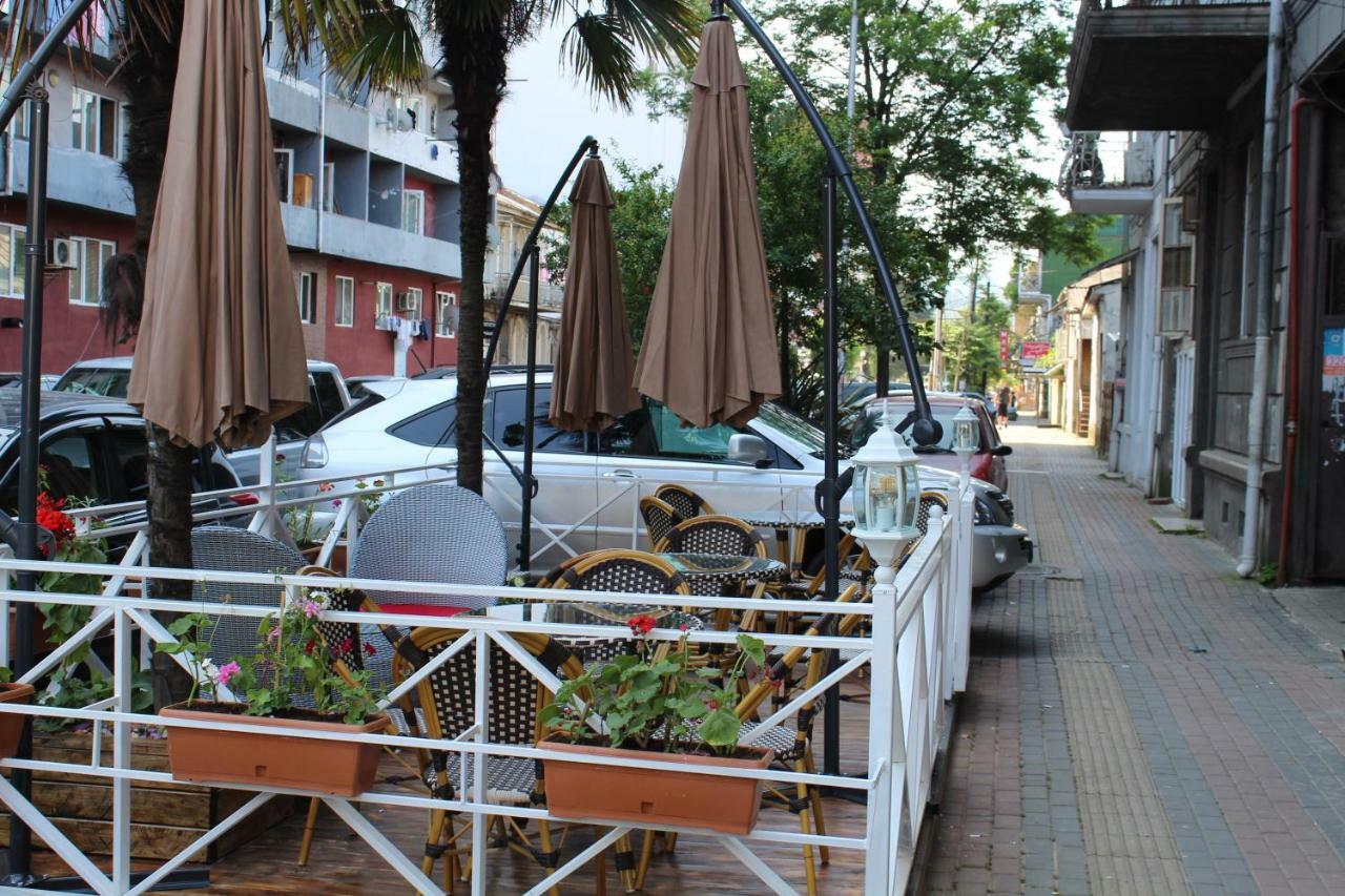 Palm Hotel Batumi Exterior foto